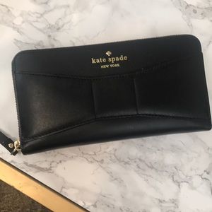 New Kate Spade Wallet, Original Lacey - 2 Park Ave